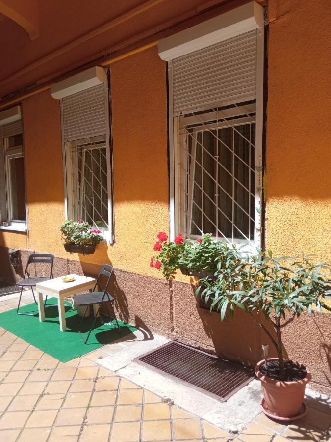 Free Parking Garage! Downtown Apartment Close To New York Cafe Budapeşte Dış mekan fotoğraf
