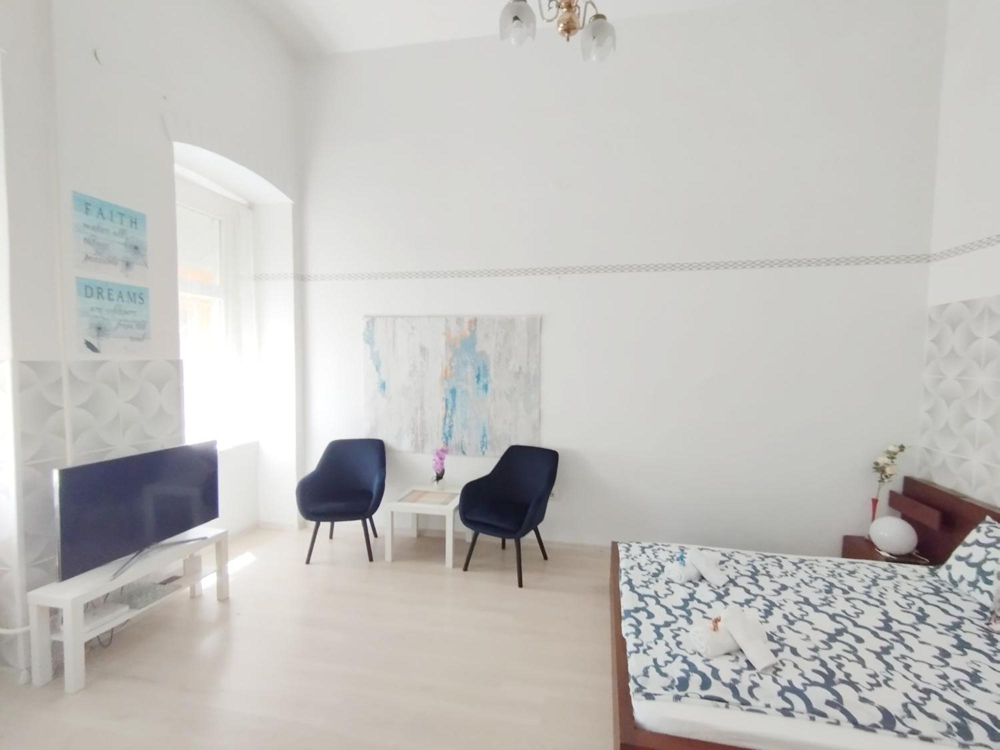 Free Parking Garage! Downtown Apartment Close To New York Cafe Budapeşte Dış mekan fotoğraf