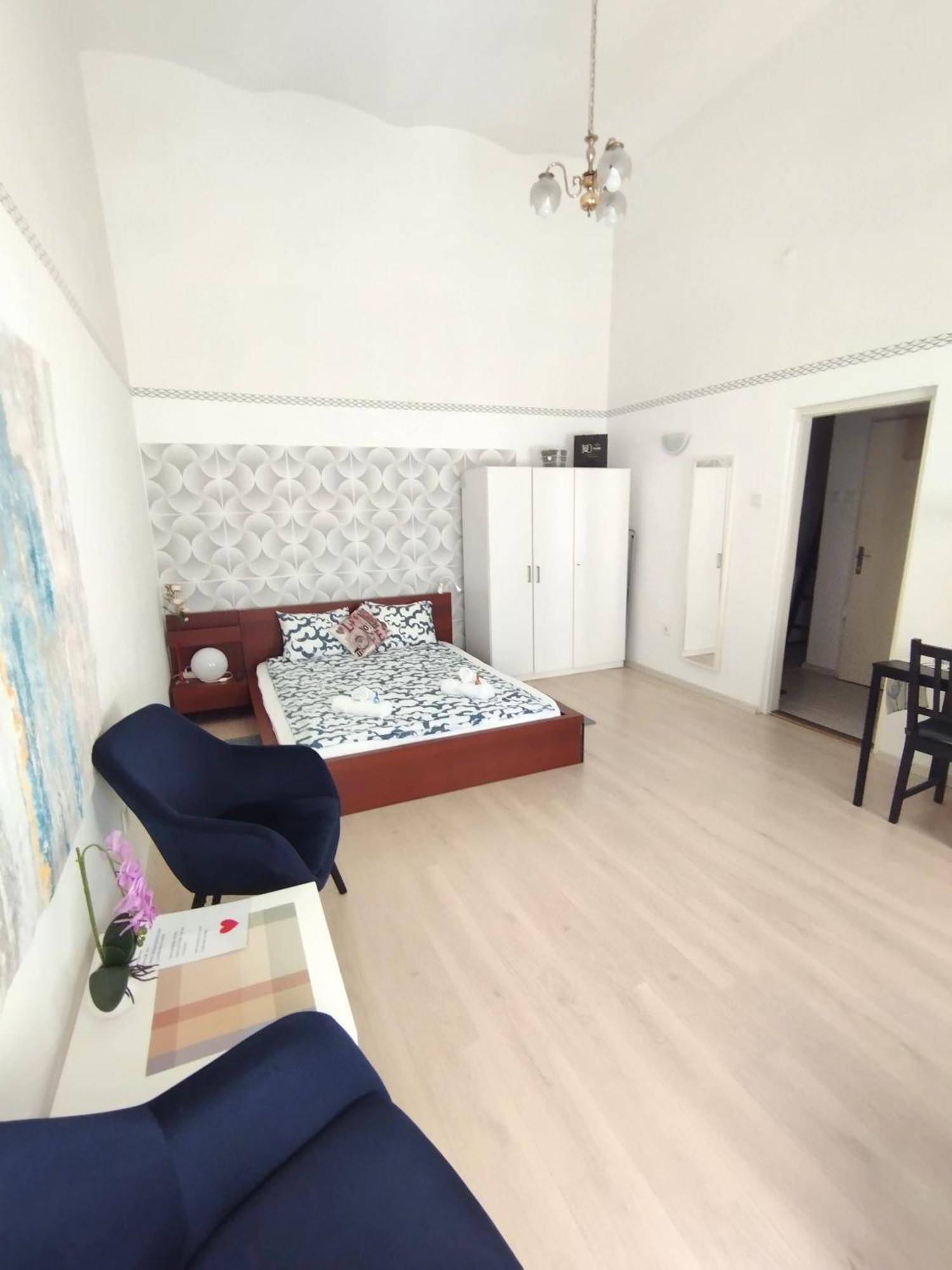 Free Parking Garage! Downtown Apartment Close To New York Cafe Budapeşte Dış mekan fotoğraf